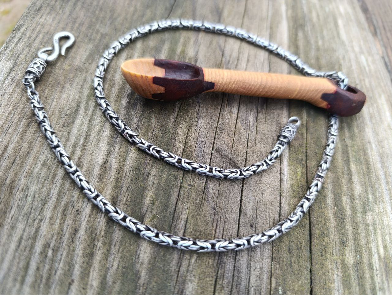 Cuchara sobre corteza